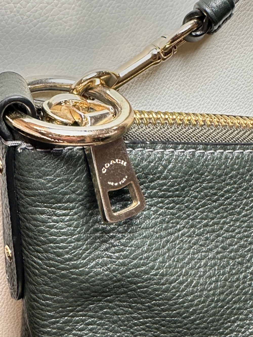 COACH Dark Green Pebbled
Leather Abby Hobo w/ Gold Hardware - GUC - Picture 2 of 11